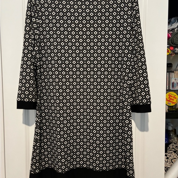 White House Black Market Tunic - Picture 2 of 3